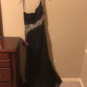 Black sparkly prom/formal dress